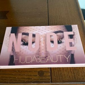 Huda Beauty New Nude Palette